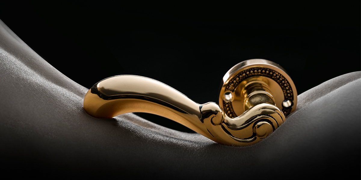 Khóa Cửa Gỗ Phân Thể Tạo Dáng Vòm Độc Đáo