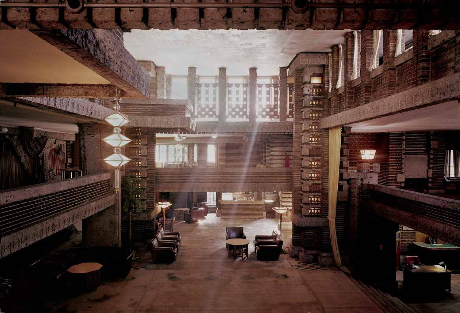 Từ gốm sứ thủ công đến tượng đài kiến trúc hiện đại