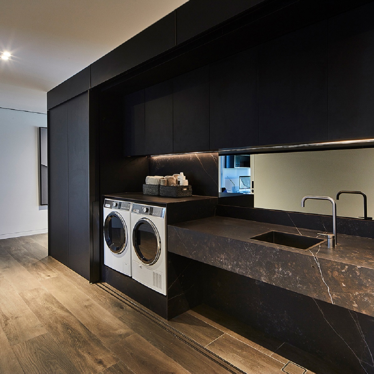 Kiến trúc và Công nghệ