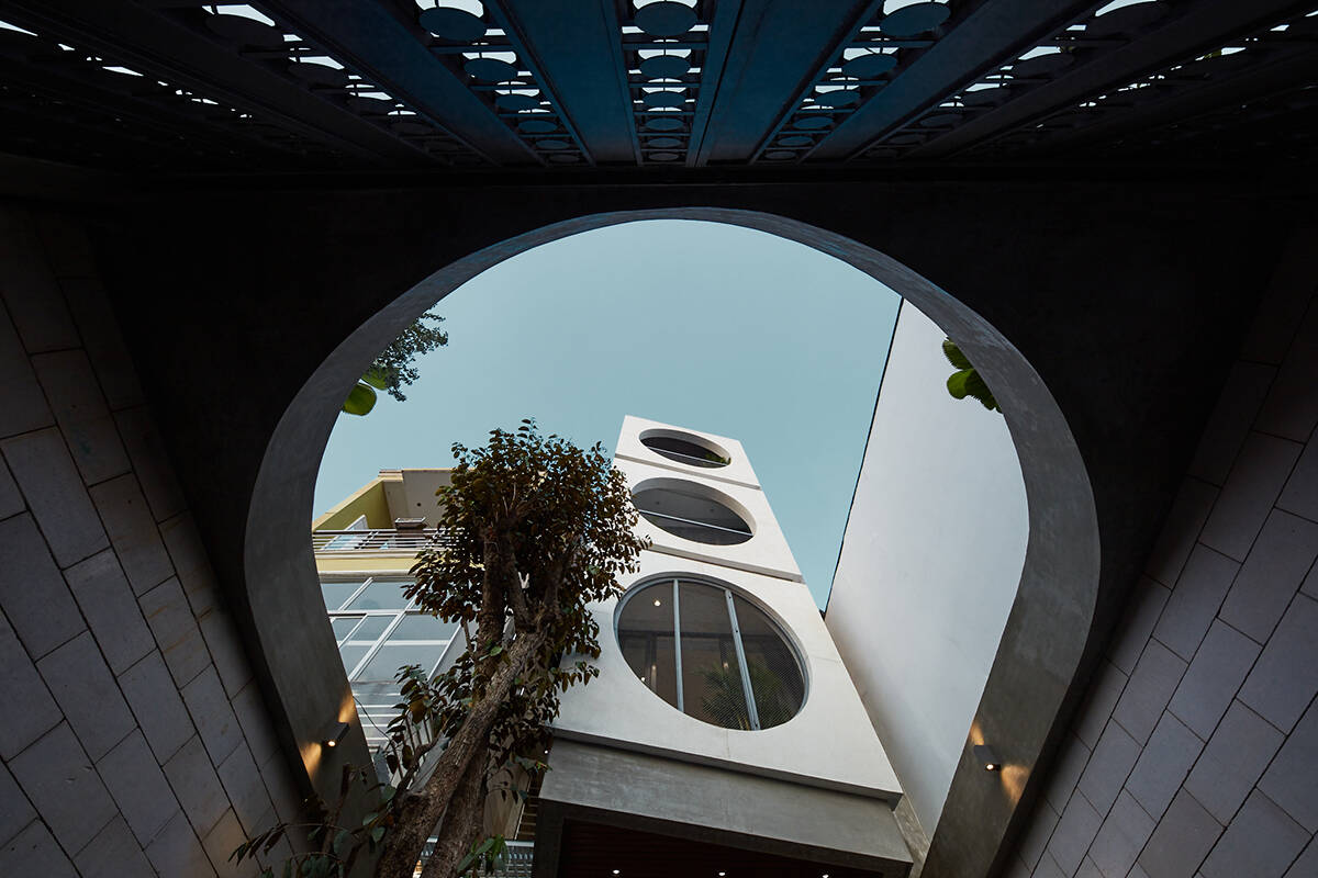 GUITAR’S HOUSE: Sống Thoáng Đãng Trong Hẻm Nhỏ