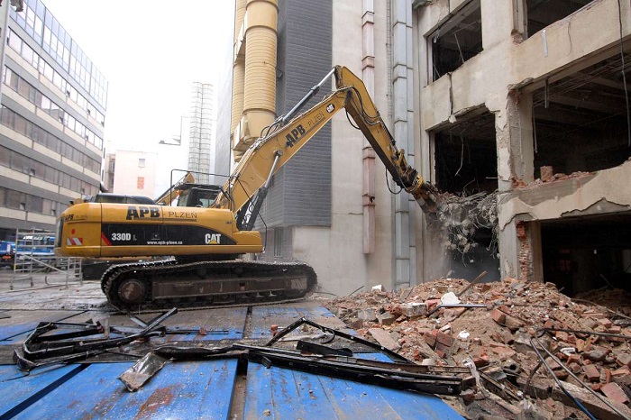 Kinh Nghiệm Phá Dỡ Nhà Cũ An Toàn và Hiệu Quả 2025